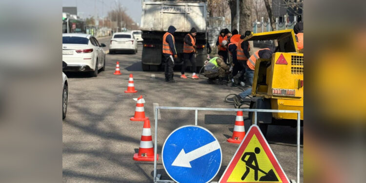 В Алматы ограничат движение по одному из основных проспектов