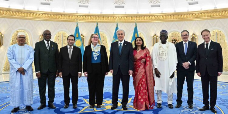 Токаев принял верительные грамоты послов ряда государств