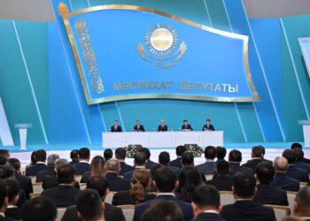Токаев принял участие в республиканском форуме депутатов маслихатов