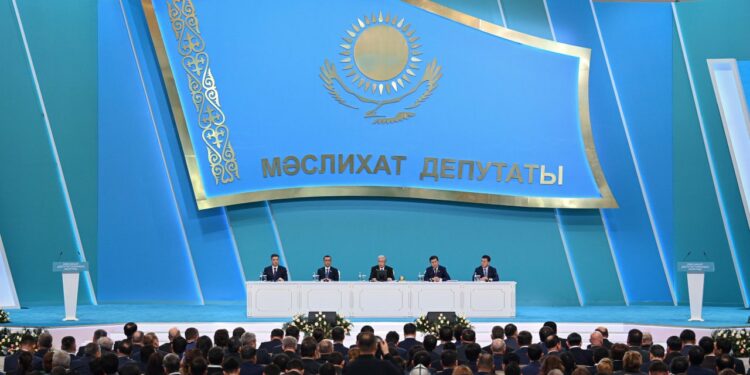 Токаев обратился к молодежи: Ваш голос – вклад в Народную Конституцию