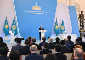 Токаев принял участие в торжественном мероприятии в честь принятия Конституции