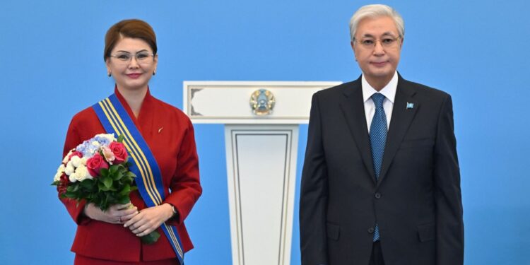 Токаев наградил ряд граждан за вклад в развитие Казахстана