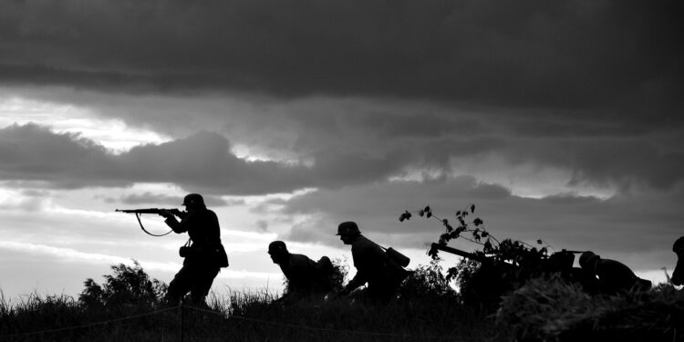 Иран и США обменялись жесткими заявлениями на фоне войны