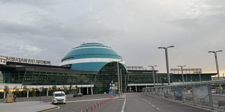 В аэропорту Астаны обратились к пассажирам из-за ремонтных работ