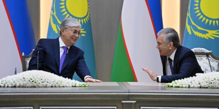Токаев и Мирзиёев проведут неформальную встречу в Узбекистане