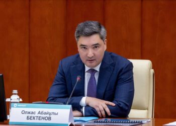 Бектенов подверг критике работу по развитию транзитной отрасли