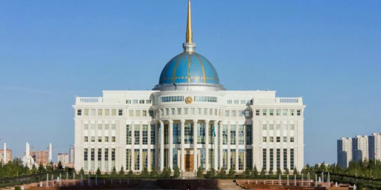 Токаев назначил завотделом инвестиций и торговли в АП