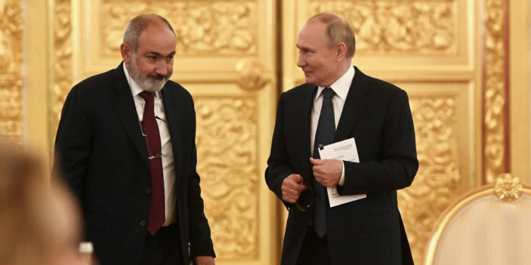 Соцсети на 100% свободны, никаких ограничений: Пашинян троллит Путина