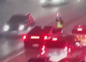 14-летний подросток на Tesla пытался уйти от полиции в Астане (ВИДЕО)