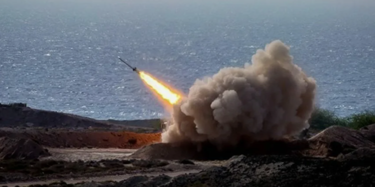 Иран нанёс удар по авианосцу США Abraham Lincoln (ВИДЕО)