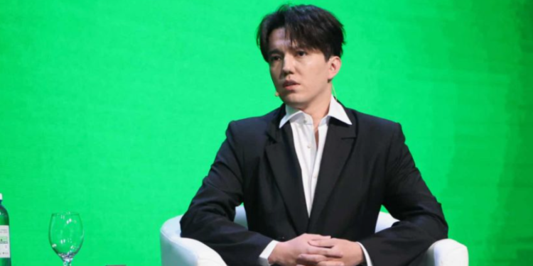 Димаш Кудайберген рассказал, почему пока не готов к браку (ВИДЕО)