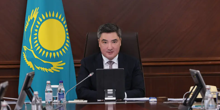 Бектенов поручил госорганам обеспечить реализацию плана разъяснения Конституции