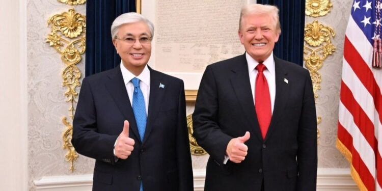 Токаев поздравил Трампа с успешным выполнением миссии «Артемида-2»
