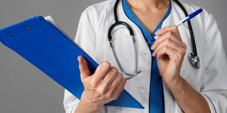 В Казахстане могут обязать указывать ИИН пациента в чеках за медуслуги и лекарства