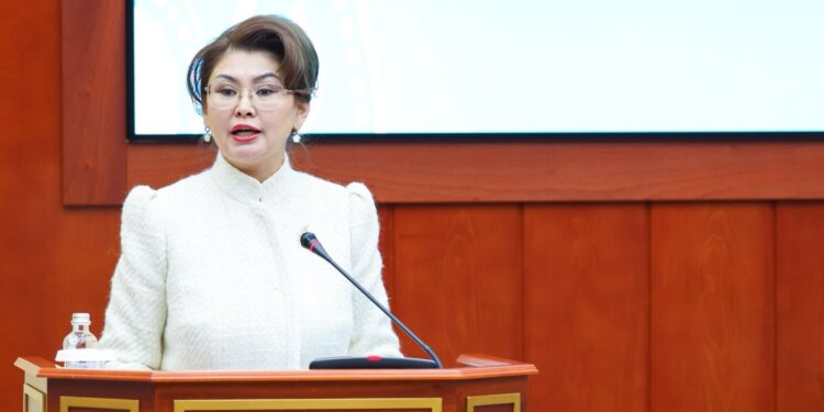 Казахстан обновил миграционную политику: приоритет инвесторам и востребованным специалистам