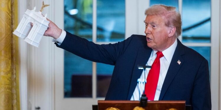 Трамп хочет построить гигантскую триумфальную арку в свою честь