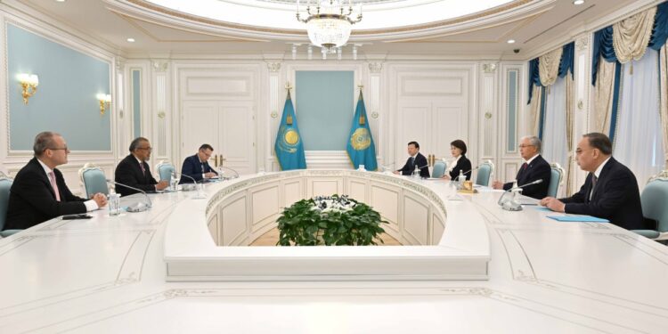 Токаев встретился с главой ВОЗ Тедросом Гебрейесусом