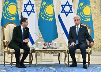 Президенты Казахстана и Израиля провели встречу в узком составе