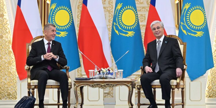 Президент провёл встречу с премьером Чехии в узком составе