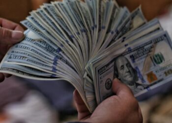 Сколько стоит доллар в обменных пунктах Казахстана 14 апреля
