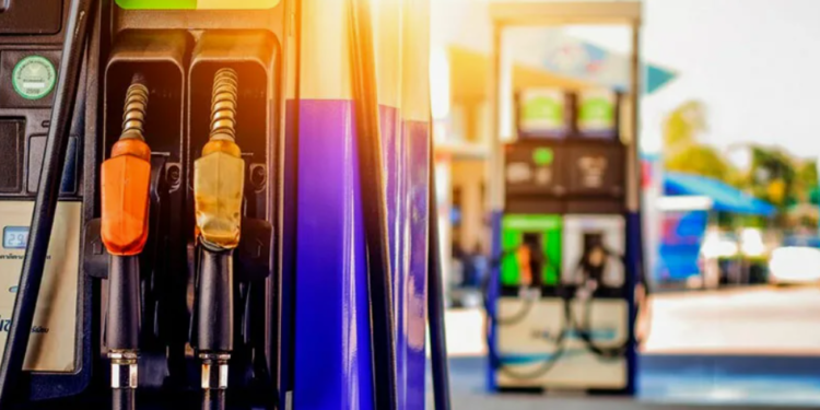 Остановка нефтепровода “Дружба”: что будет с ценами на бензин в Казахстане?