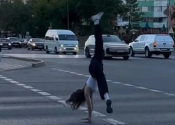 Павлодарка попала под суд за «колесо» на пешеходном переходе (ВИДЕО)