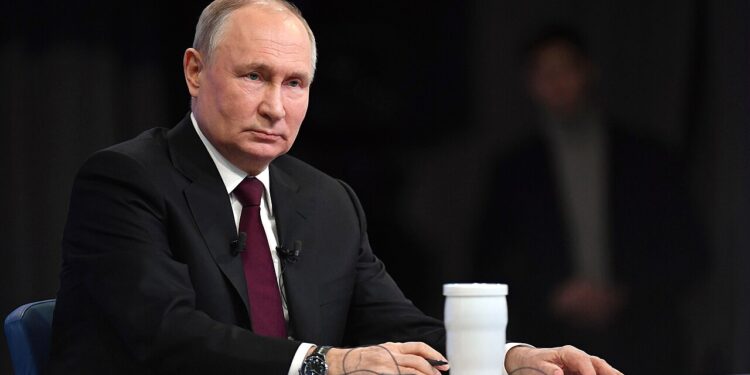 Война Украины с Россией: Путин объявил перемирие на День Победы