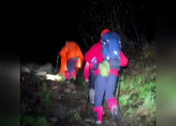 Двух девушек в состоянии истощения эвакуировали в горах Алматы (ВИДЕО)