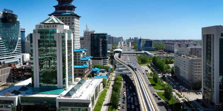 Вторую очередь LRT в Астане планируют протянуть до Косшы