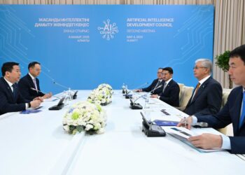 Токаев вручил орден «Достық» II степени главе Presight AI