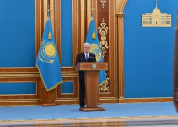 Токаев выступил в Акорде на церемонии вручения госнаград и воинских званий