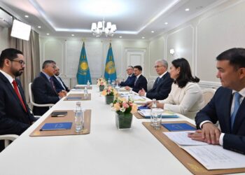 Токаев прибыл в Туркестан на саммит ОТГ: прошла встреча с главой Всемирной метеорологической организации ООН