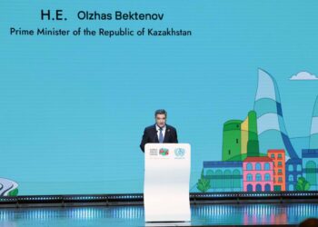 Бектенов принял участие в сессии World Urban Forum в Баку