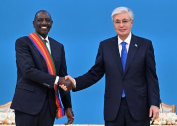 Токаев наградил президента Кении орденом «Достық»