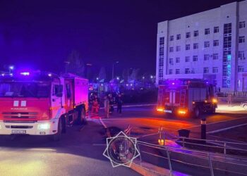 Детей выносили на руках: пожар вспыхнул в детской больнице Астаны