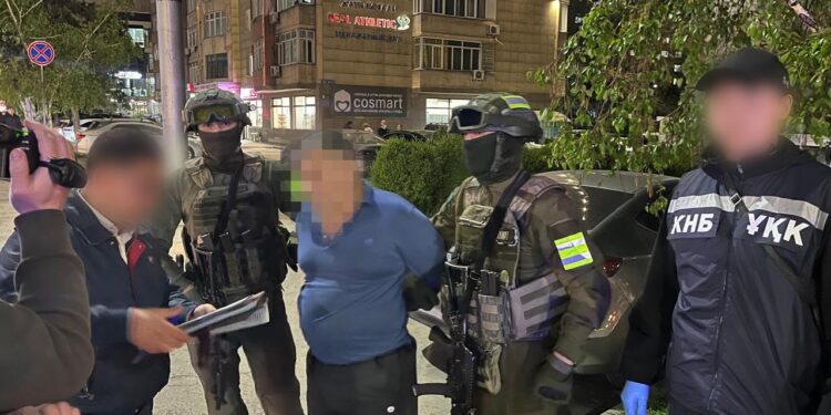 Ликвидированы 11 каналов поставки, 26 человек задержаны: КНБ раскрыл итоги операции по наркотрафику