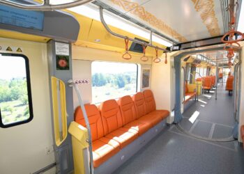 Пассажиры начали срывать работу LRT в Астане