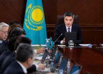 Бектенов поручил МВД усилить контроль за защитой природных памятников