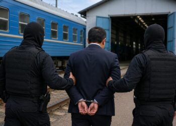 Директора вагонного депо задержали за взятку в Алматы