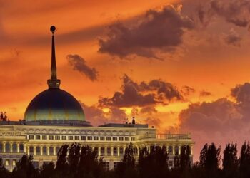 Жители Астаны запечатлели сказочный закат