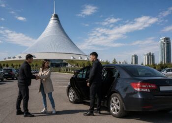 Девушку пытались силой посадить в машину у «Хан Шатыра» в Астане: ответ полиции