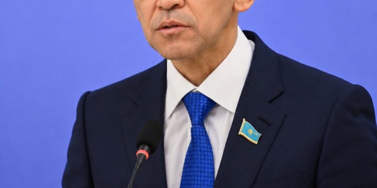 Ашимбаев призвал объединиться вокруг курса президента