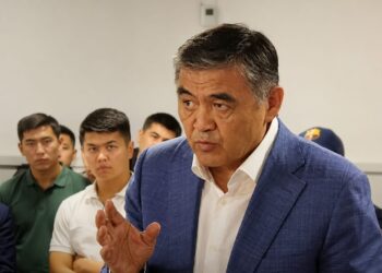 Ташиев и депутат Сурабалдиева устроили перепалку в суде по «делу 75-ти»