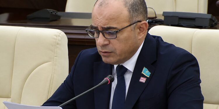 «Куда на самом деле идут деньги?» — депутаты требуют прозрачности по зарубежным грантам