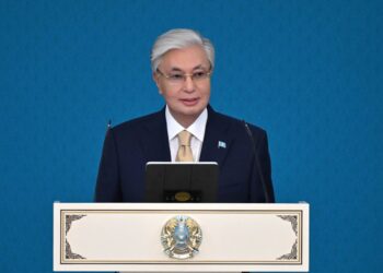 Токаев поздравил медиков с профессиональным праздником в Акорде