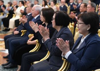 Токаев: Выполнение социальных обязательств — конституционная обязанность власти