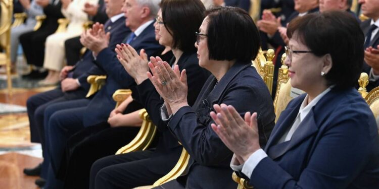 Токаев: Выполнение социальных обязательств — конституционная обязанность власти