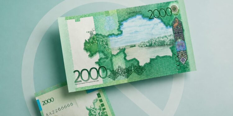 Старые 2000 тенге перестанут использоваться в Казахстане