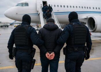 17 лет в розыске: в Казахстан экстрадирован предполагаемый глава ОПГ