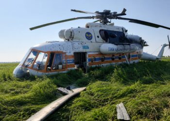 На борту 13 человек: вертолет «Казавиаспаса» совершил вынужденную посадку в Павлодарской области